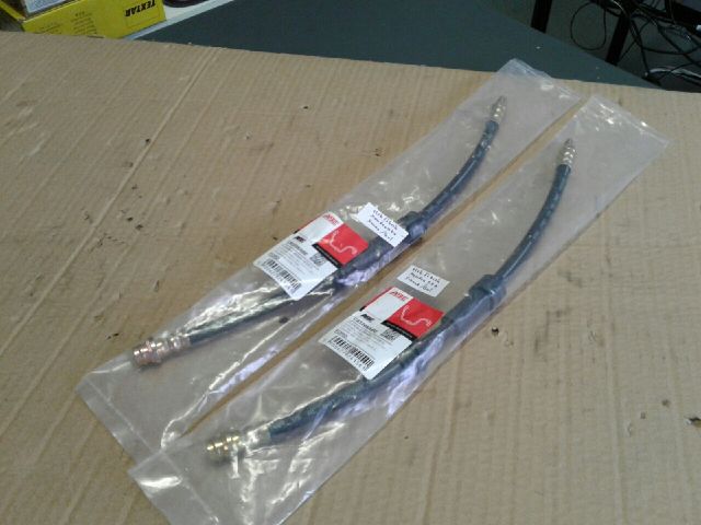 bontott FORD MONDEO IV Fékcső (Gumi)