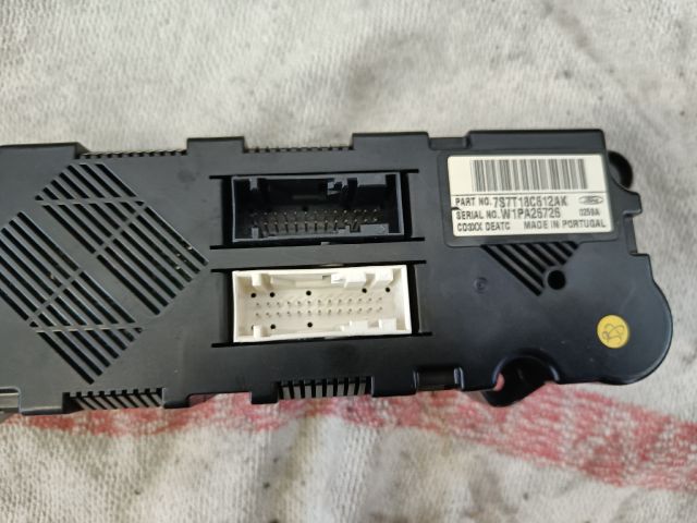 bontott FORD MONDEO IV Fűtéskapcsoló (digit klímás)