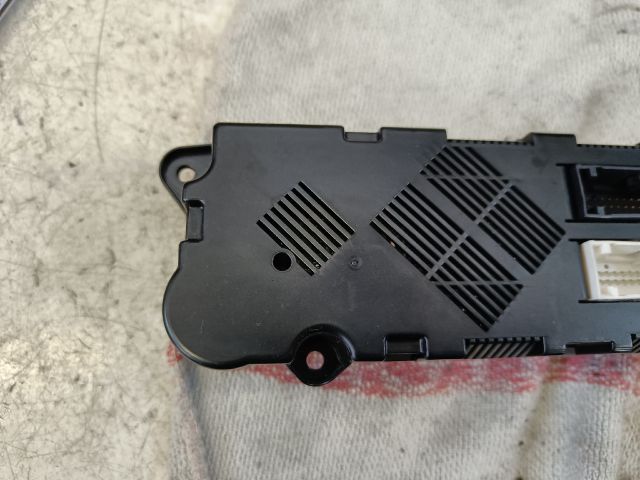 bontott FORD MONDEO IV Fűtéskapcsoló (digit klímás)