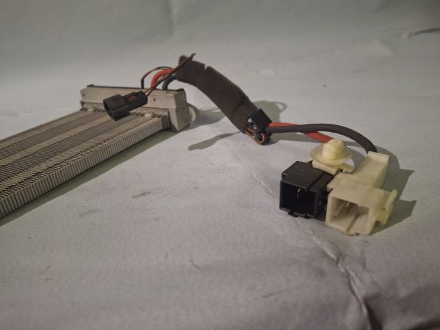 bontott FORD MONDEO IV Fűtőradiátor (Elektromos)