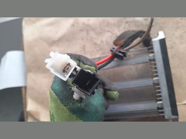 bontott FORD MONDEO IV Fűtőradiátor (Elektromos)