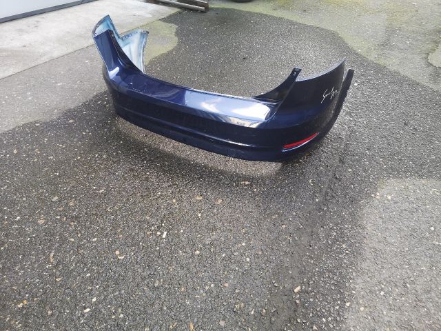 bontott FORD MONDEO IV Hátsó Lökhárító (Részeivel)