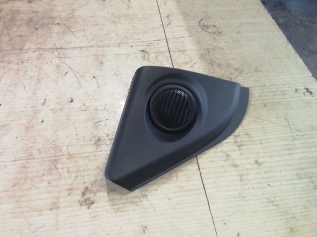 bontott FORD MONDEO IV Jobb A Oszlop Hangszóró