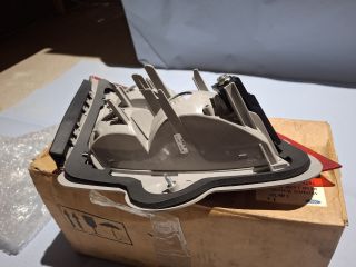 bontott FORD MONDEO IV Jobb Belső Hátsó Lámpa