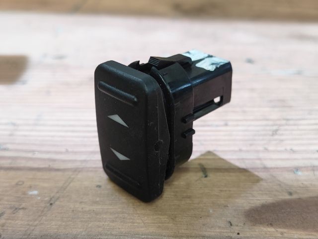 bontott FORD MONDEO IV Jobb első Ablakemelő Kapcsoló