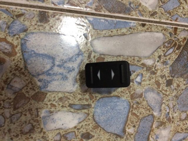 bontott FORD MONDEO IV Jobb első Ablakemelő Kapcsoló