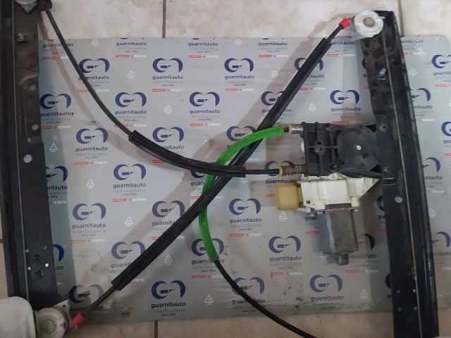 bontott FORD MONDEO IV Jobb első Ablakemelő Motor