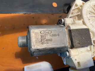 bontott FORD MONDEO IV Jobb első Ablakemelő Motor