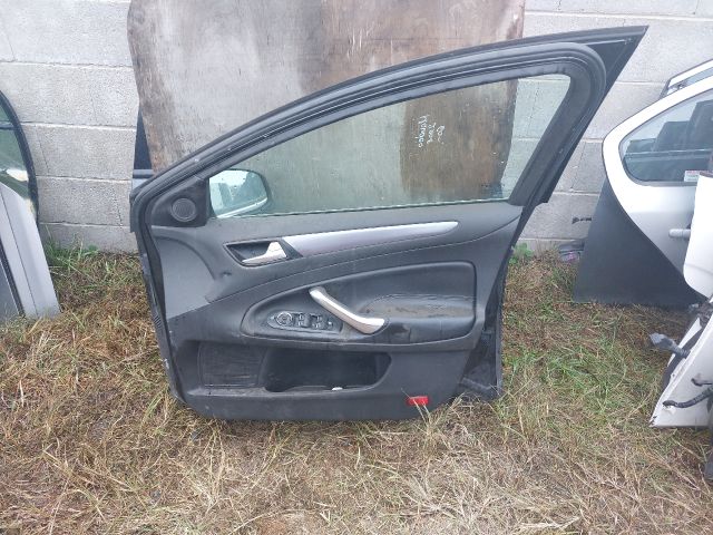 bontott FORD MONDEO IV Jobb első Ajtó (Részeivel)