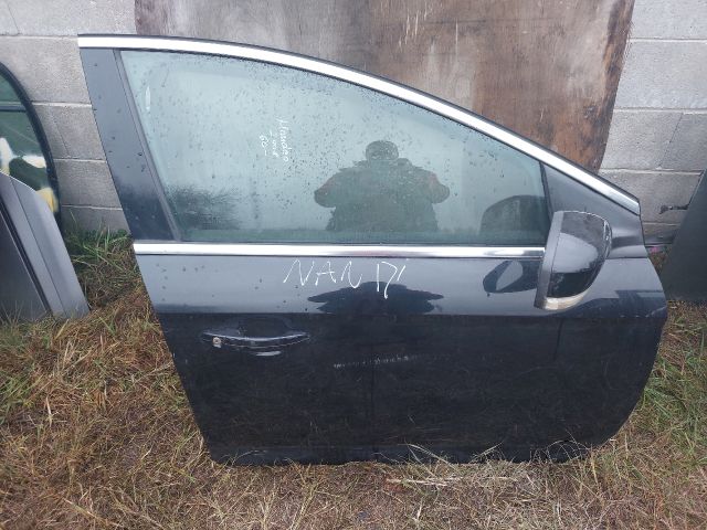 bontott FORD MONDEO IV Jobb első Ajtó (Részeivel)