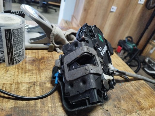 bontott FORD MONDEO IV Jobb első Ajtózár