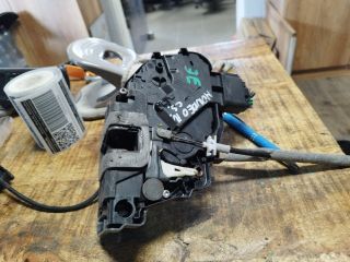 bontott FORD MONDEO IV Jobb első Ajtózár