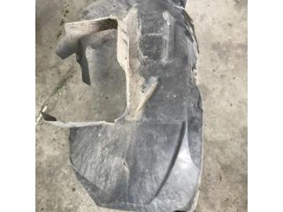 bontott FORD MONDEO IV Jobb első Dobbetét (Kerékjárati, Műanyag)