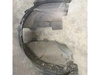 bontott FORD MONDEO IV Jobb első Dobbetét (Kerékjárati, Műanyag)