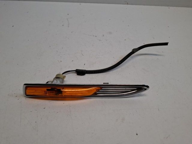 bontott FORD MONDEO IV Jobb első Irányjelző