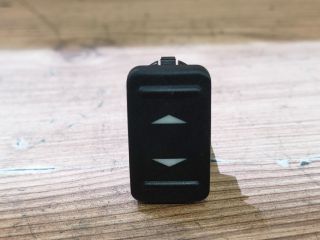 bontott FORD MONDEO IV Jobb hátsó Ablakemelő Kapcsoló