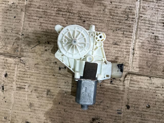 bontott FORD MONDEO IV Jobb hátsó Ablakemelő Motor