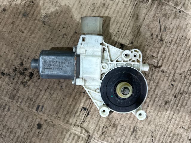 bontott FORD MONDEO IV Jobb hátsó Ablakemelő Motor