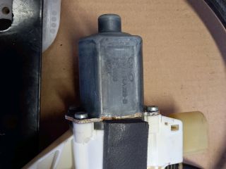 bontott FORD MONDEO IV Jobb hátsó Ablakemelő Szerkezet (Elektromos)