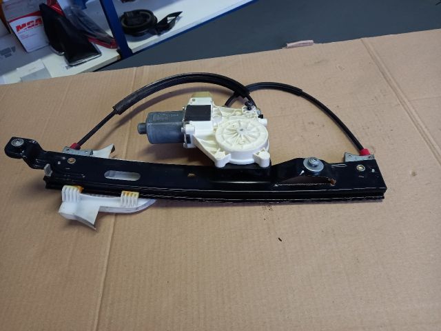 bontott FORD MONDEO IV Jobb hátsó Ablakemelő Szerkezet (Elektromos)