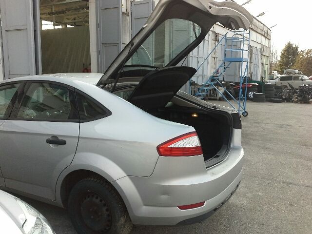 bontott FORD MONDEO IV Jobb hátsó Ajtó (Részeivel)