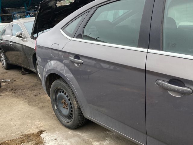 bontott FORD MONDEO IV Jobb hátsó Ajtó (Üres lemez)