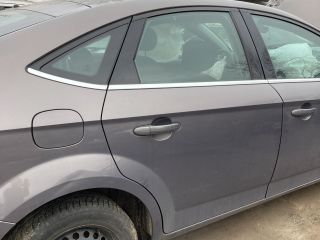 bontott FORD MONDEO IV Jobb hátsó Ajtó (Üres lemez)