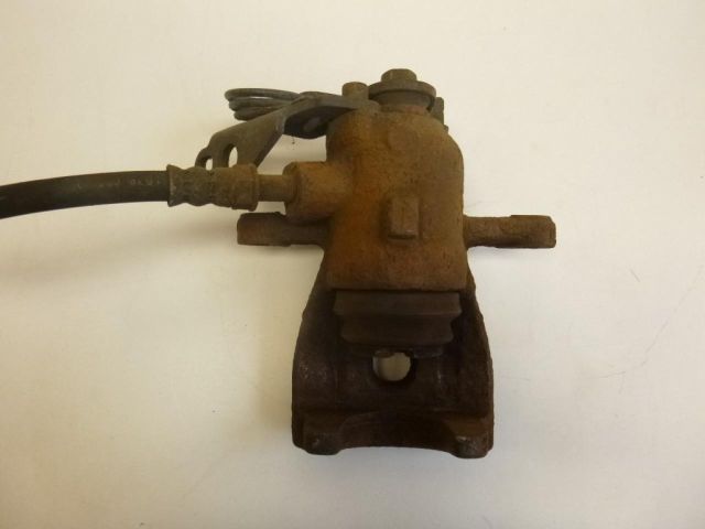 bontott FORD MONDEO IV Jobb hátsó Féknyereg Munkahengerrel