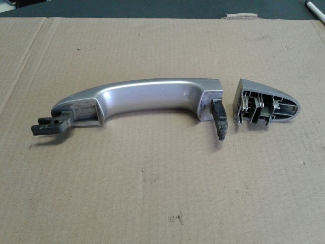 bontott FORD MONDEO IV Jobb hátsó Külső Kilincs