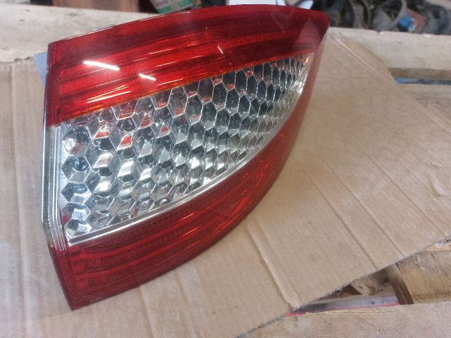 bontott FORD MONDEO IV Jobb Hátsó Lámpa