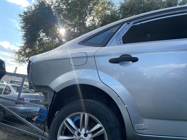 bontott FORD MONDEO IV Jobb hátsó Sárvédő