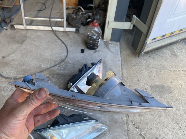 bontott FORD MONDEO IV Jobb Ködfényszóró