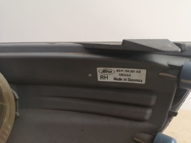 bontott FORD MONDEO IV Jobb Ködfényszóró
