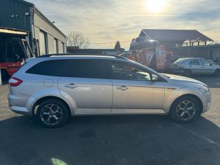 bontott FORD MONDEO IV Jobb Ködfényszóró