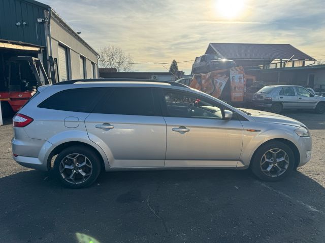 bontott FORD MONDEO IV Jobb Külső Hátsó Lámpa