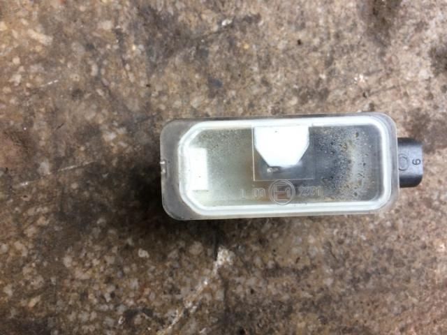 bontott FORD MONDEO IV Jobb Rendszámtábla Világítás