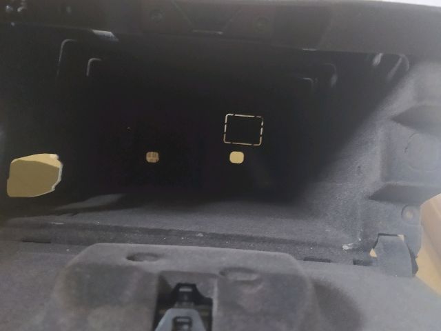 bontott FORD MONDEO IV Kesztyűtartó