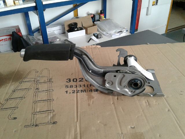 bontott FORD MONDEO IV Kézifék Kar