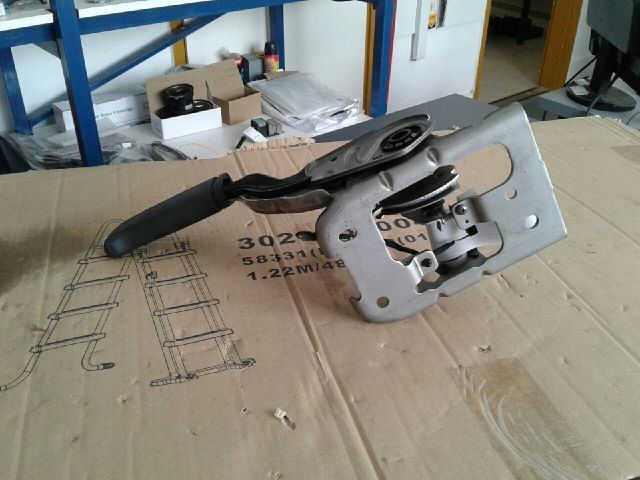 bontott FORD MONDEO IV Kézifék Kar