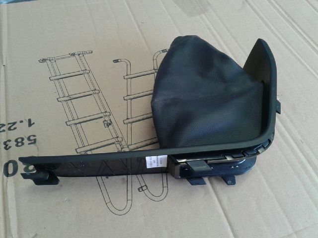 bontott FORD MONDEO IV Kézifék Szoknya