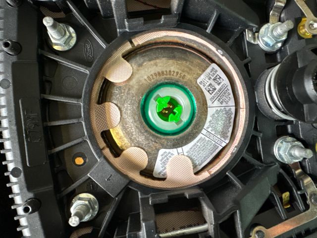 bontott FORD MONDEO IV Kormánylégzsák