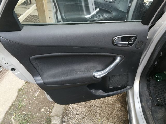 bontott FORD MONDEO IV Középkonzol Keret