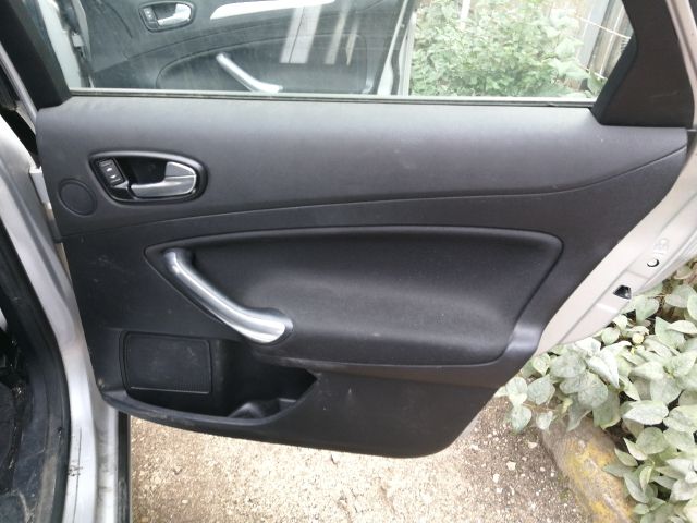 bontott FORD MONDEO IV Középkonzol Keret