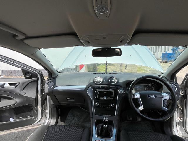 bontott FORD MONDEO IV Középső Jobb Szellőző