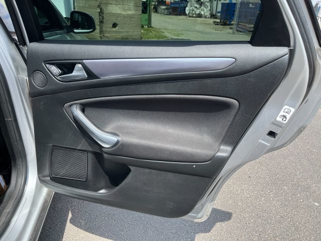 bontott FORD MONDEO IV Középső Jobb Szellőző