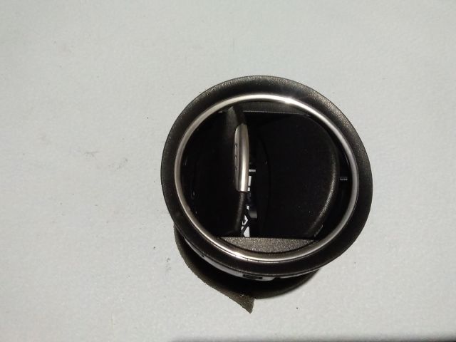 bontott FORD MONDEO IV Középső Szellőző