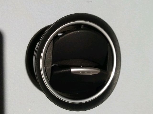 bontott FORD MONDEO IV Középső Szellőző