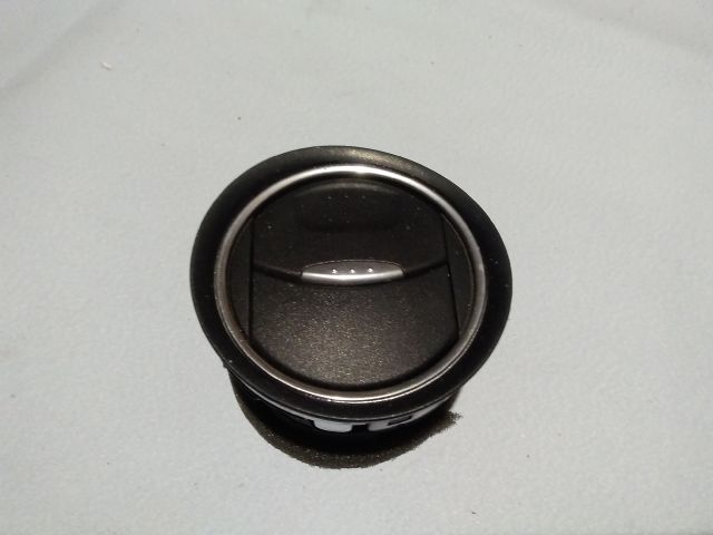 bontott FORD MONDEO IV Középső Szellőző