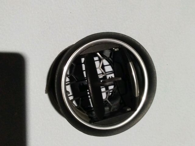 bontott FORD MONDEO IV Középső Szellőző