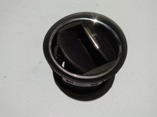 bontott FORD MONDEO IV Középső Szellőző